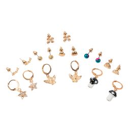 Set de Aros Wav Dorados con Dije Y2K x 8 un