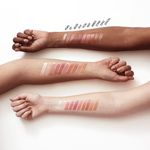 227664_brillo-labial-maybelline-lifter-gloss-con-acido-hialuronico-x-5-4-ml_imagen-4.jpg