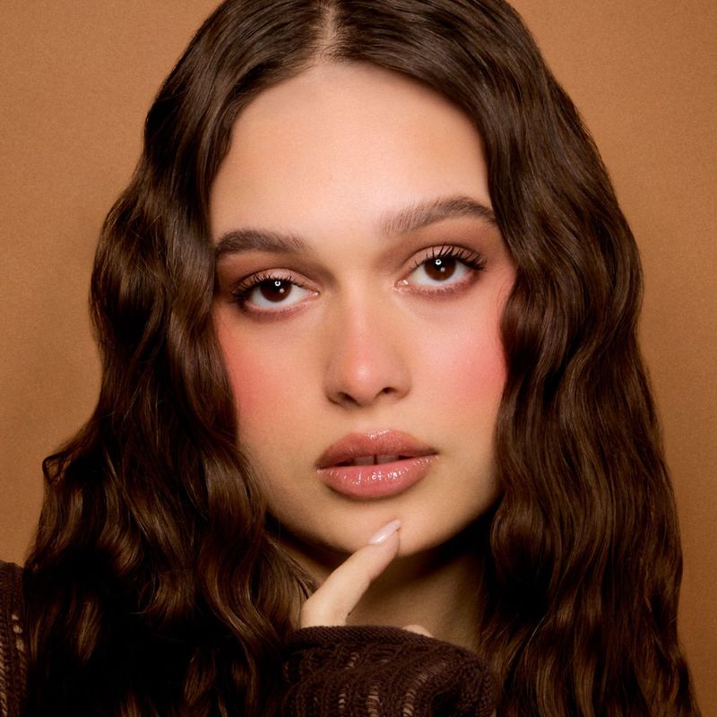 245850_brillo-labial-cher-18-gloss-mocha-mousse-x-19-g_imagen-4