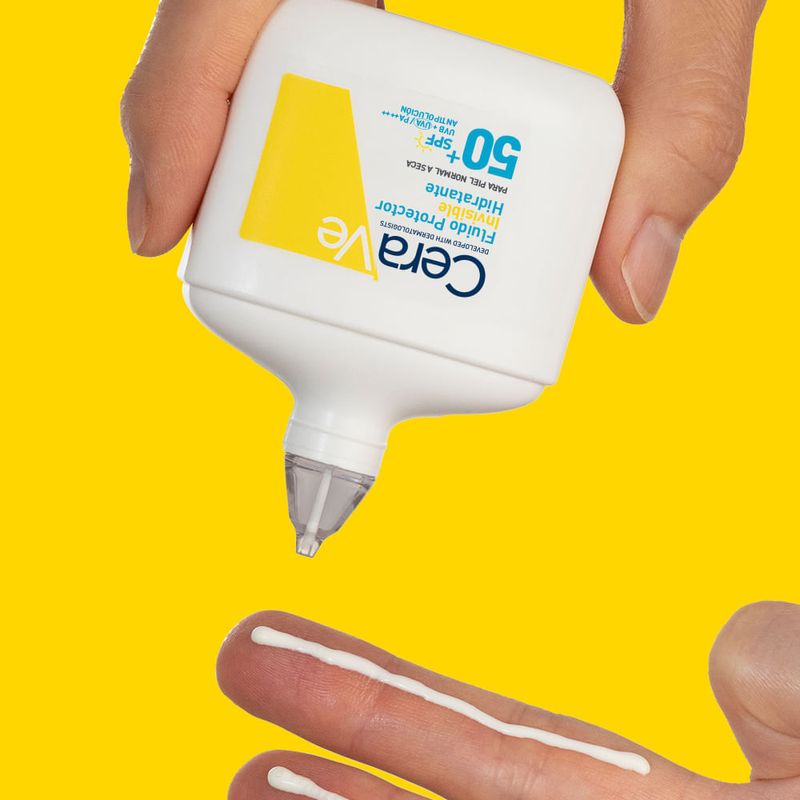protector-solar-facial-cerave-fluido-invisible-hidratante-spf-50-x-50-ml